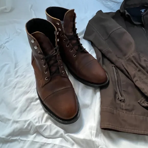 Thursday Captain Boots, men’s 10.5 - Picture 7 of 9